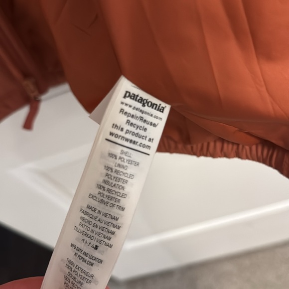 PATAGONIA women’s nano puff jacket in small color red - Picture 3 of 6